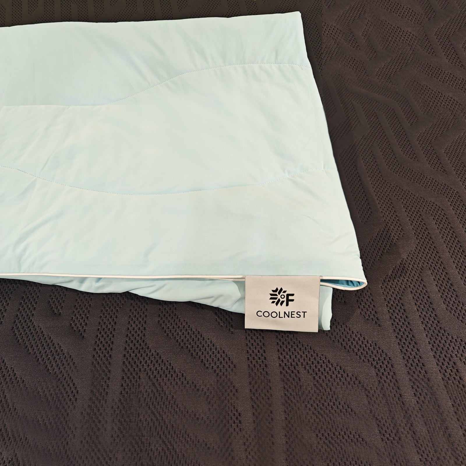 A COOLNEST Cooling Comfort Quilts | Sweetnight