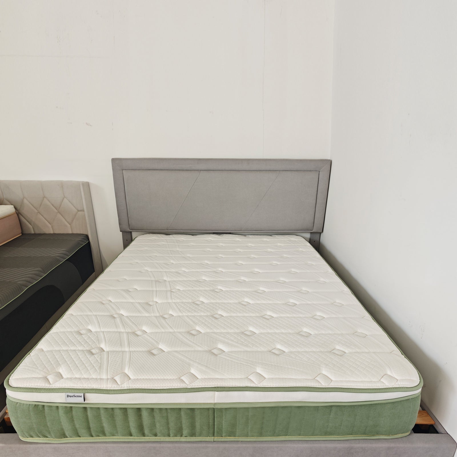 A DuoSense Memory Foam Mattress | Sweetnight