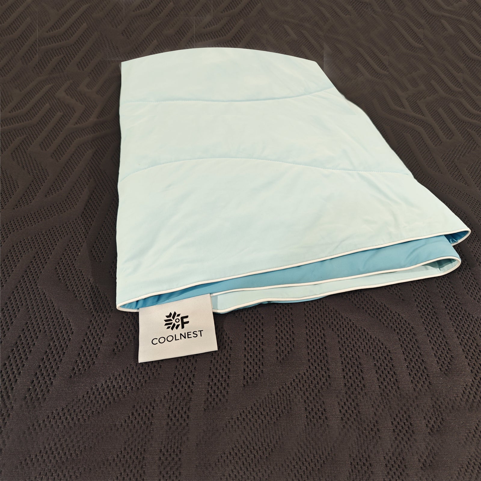 A COOLNEST Cooling Comfort Quilts | Sweetnight