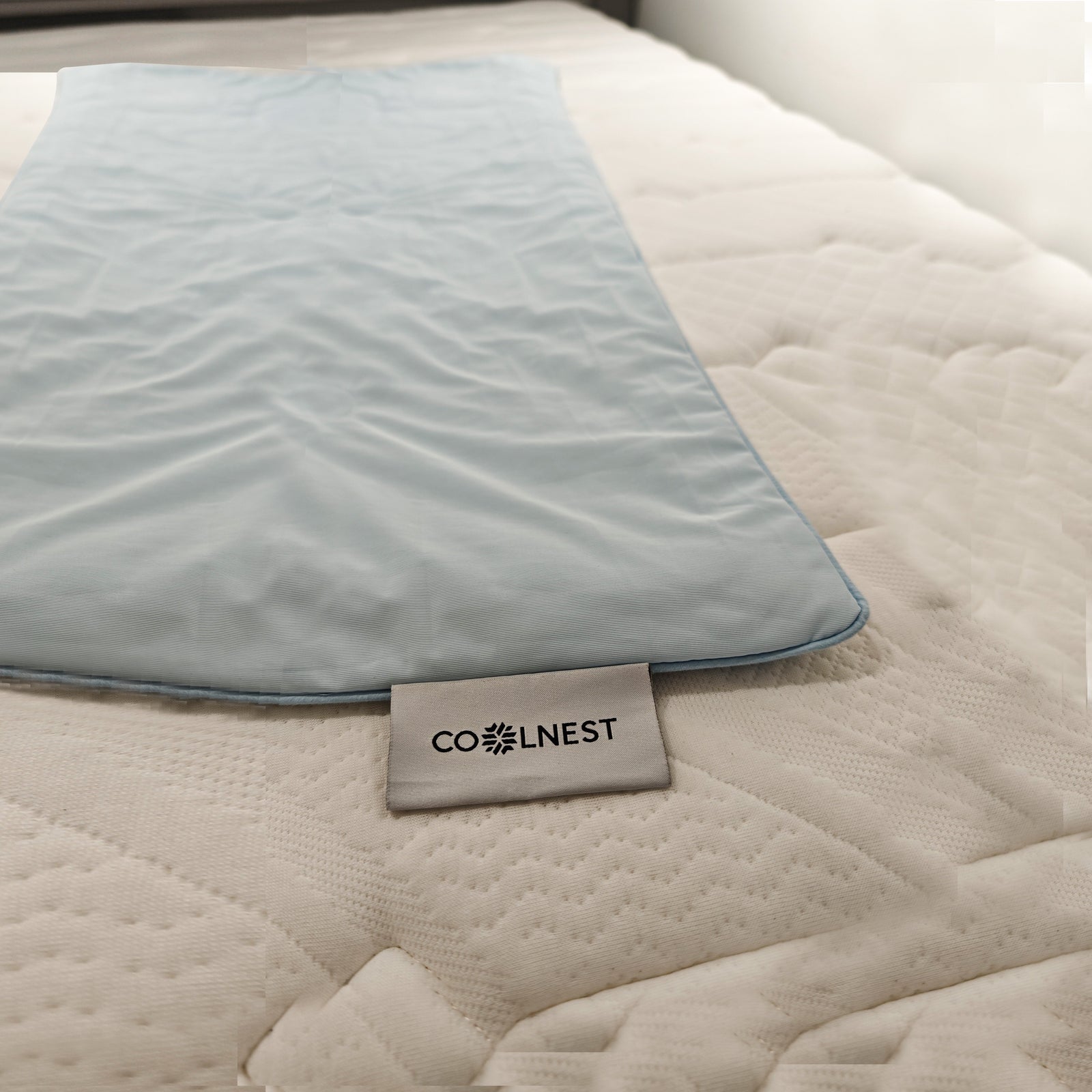 A COOLNEST Cooling Comfort Quilts | Sweetnight