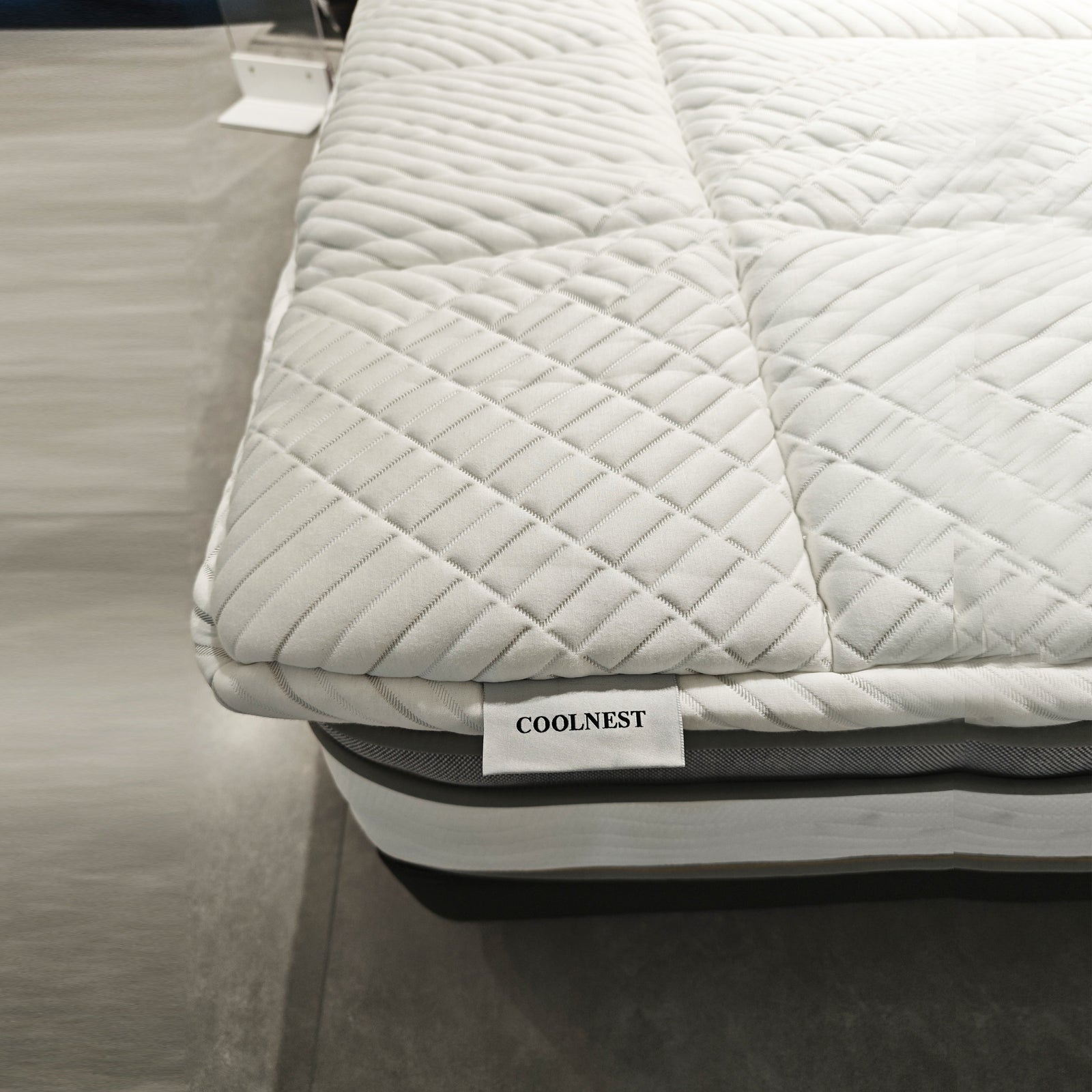 A COOLNEST Comfort Mattress Pads | Sweetnight