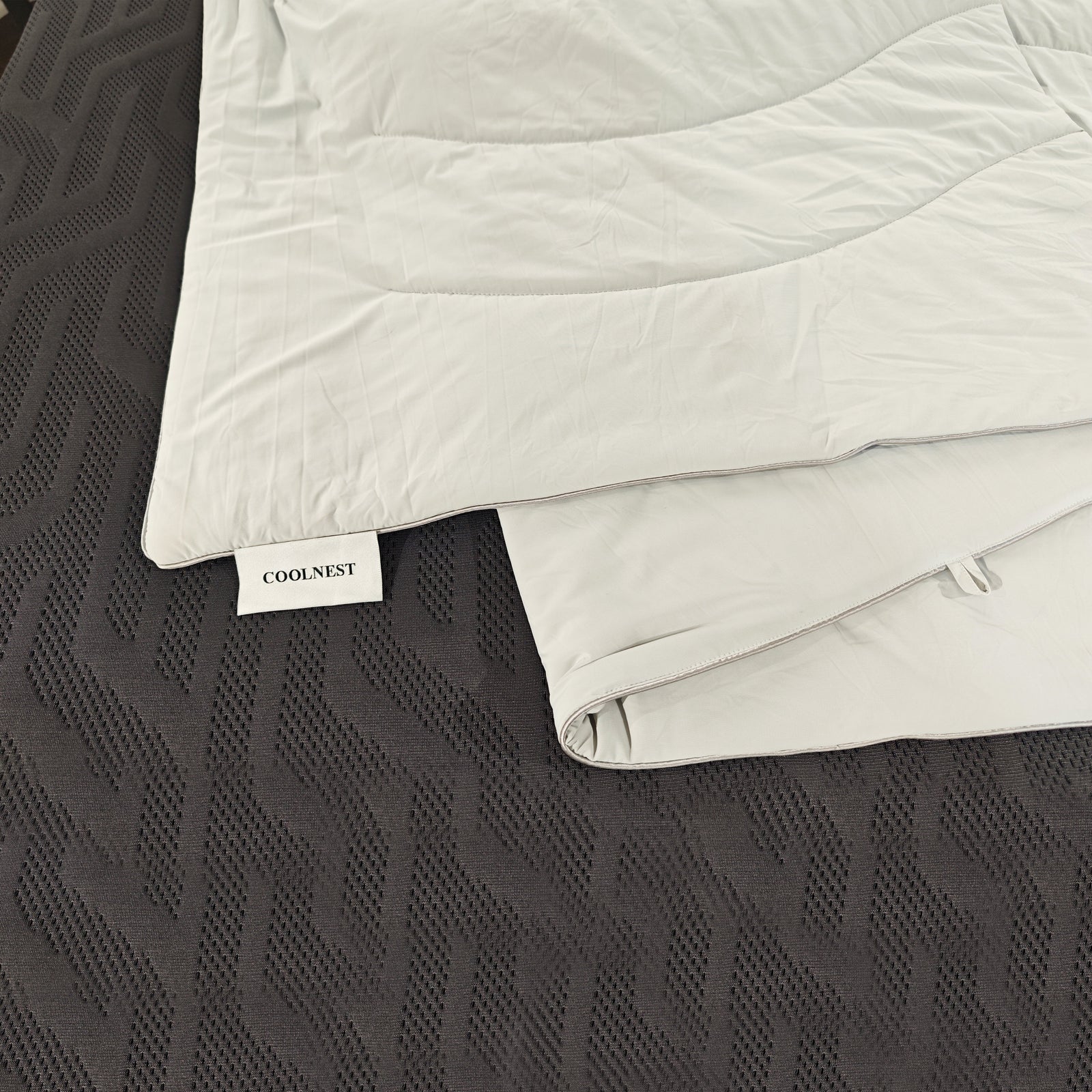 A COOLNEST Cooling Comfort Quilts | Sweetnight
