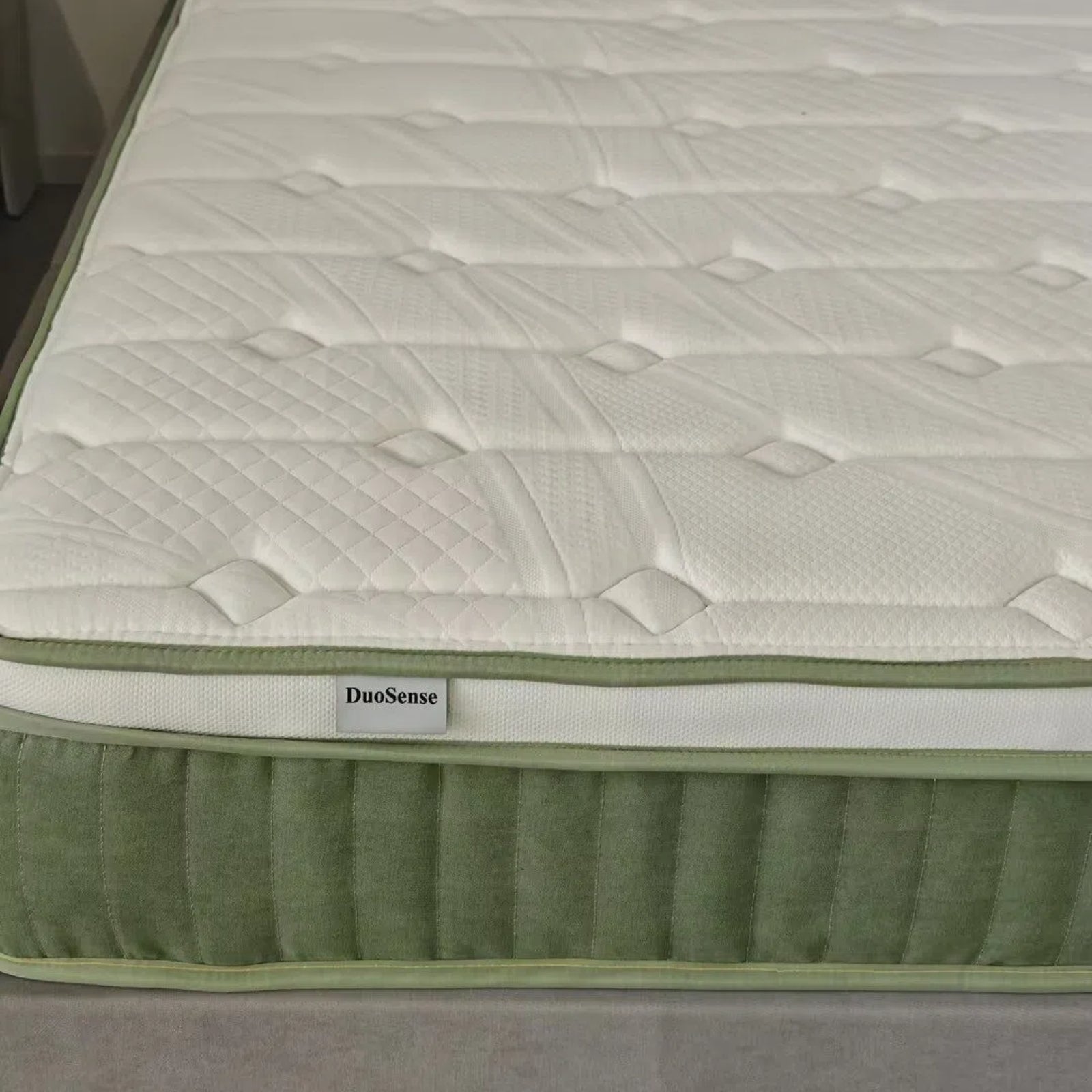 A DuoSense Memory Foam Mattress | Sweetnight