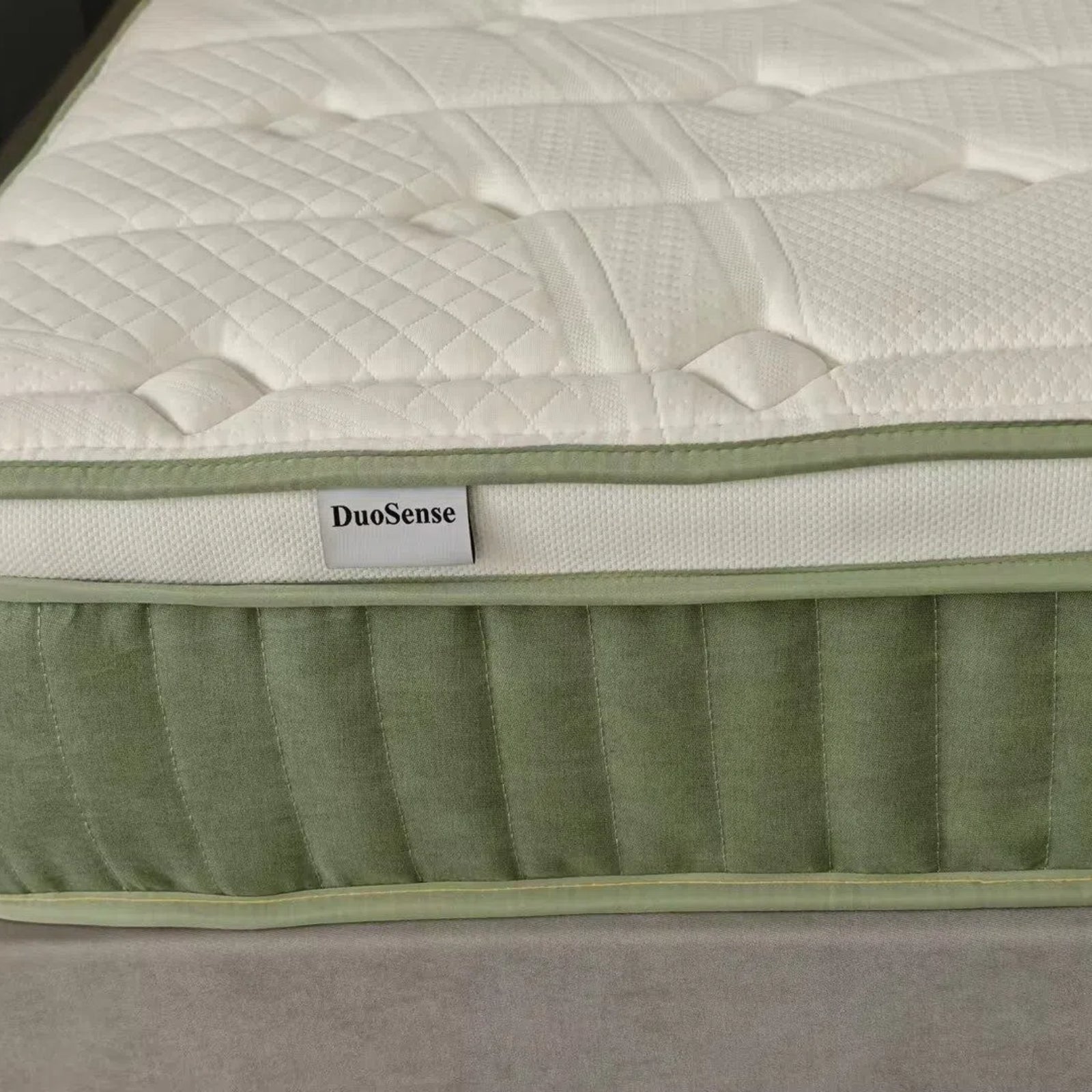 A DuoSense Memory Foam Mattress | Sweetnight